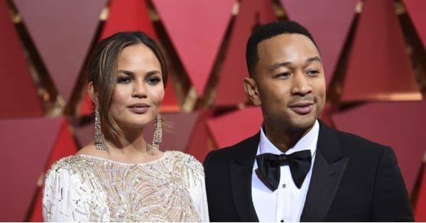 48 shot, 9 dead in Chicago over the weekend but John Legend says it might be racist to talk about it – twitchy.com